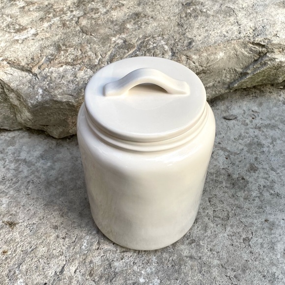 Rae Dunn FLOUR Large Letter 2018 Canister - Picture 7 of 14